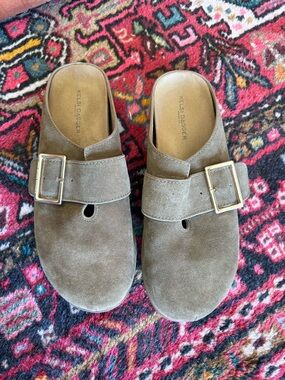 Euc Kelsi Dagger Franklin Mule Armadillo color 9.5 suede buckle slide clog